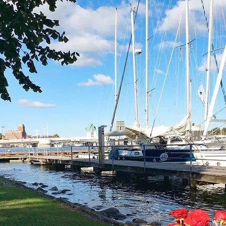 16 Person In Hasselberg Nyaraló